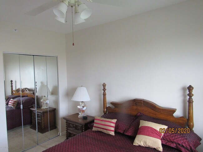 Foto del edificio - 8700 Ridgewood Ave