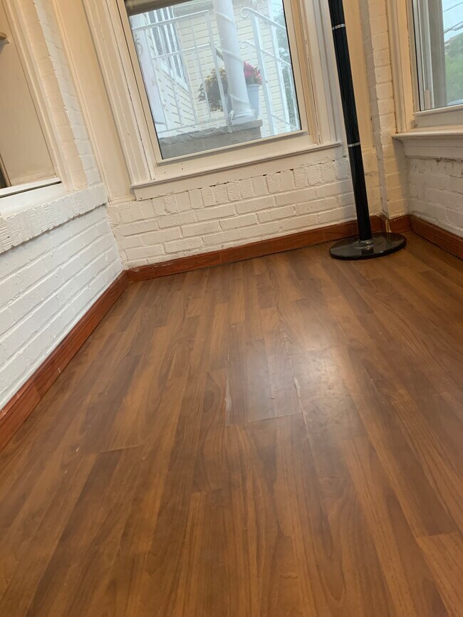 Foto del edificio - 2663 E 13th St