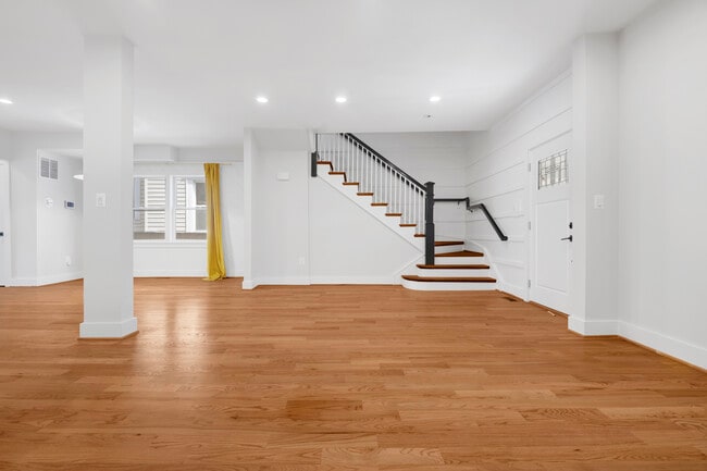 Building Photo - 2718 17th St NE