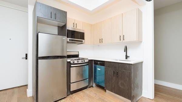 Building Photo - 1689 Sterling Pl