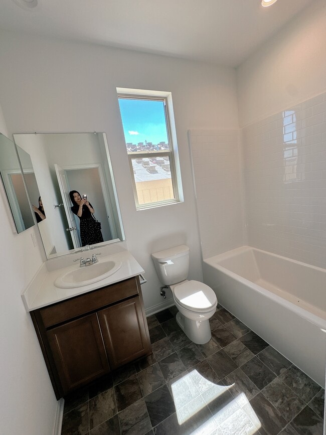 Building Photo - 4061 Hudson Ln