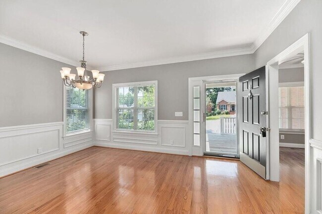 Building Photo - AVAILABLE NOW: 4 Bed 3.5 Bath in Coosaw Cr...