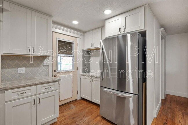 Building Photo - 1380 E 330 S