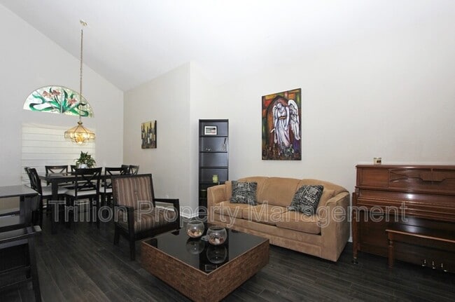 Building Photo - 24718 Leafwood Dr