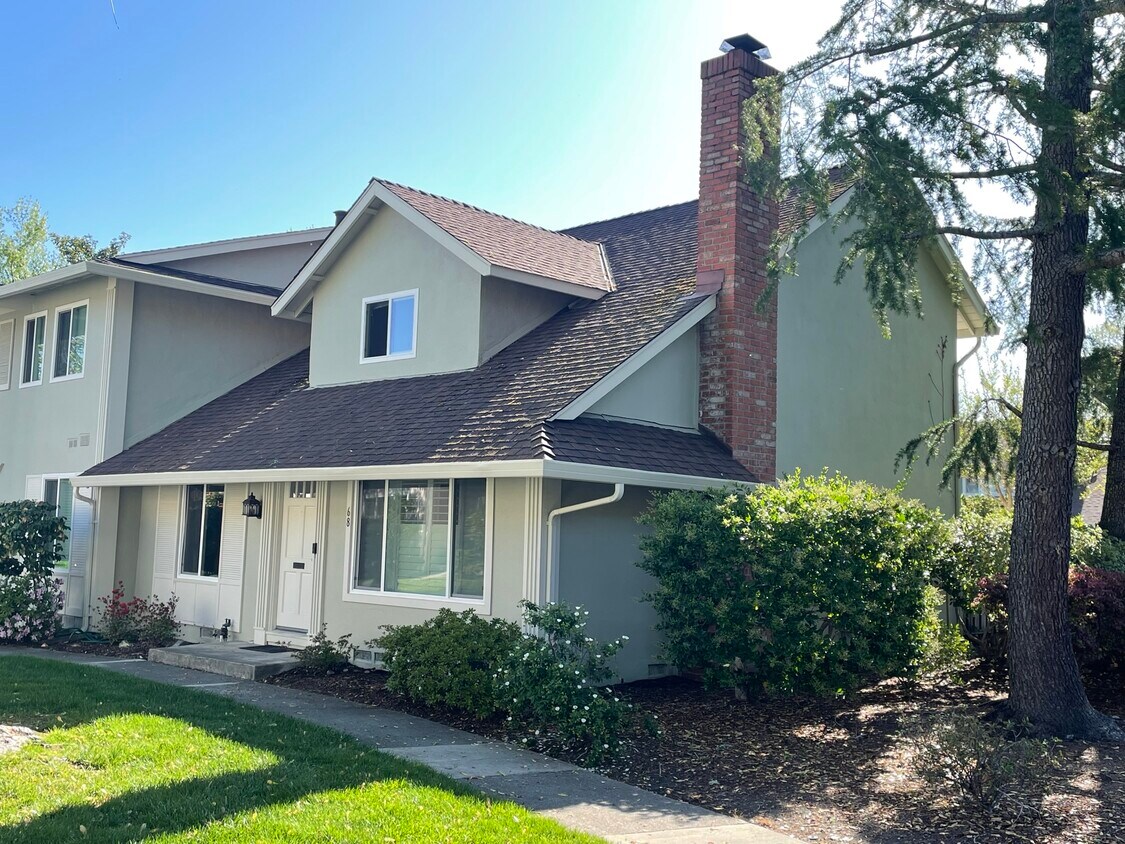 Primary Photo - 68 Miramonte Dr