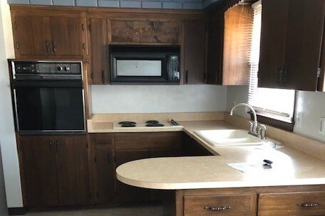 Kitchen - 4617 Pierce Blvd