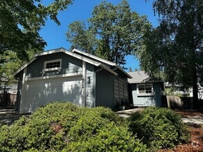 Building Photo - 212 Fairmont Dr