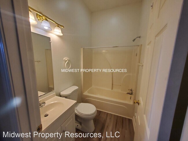 Foto del edificio - 2 br, 2 bath House - 301 W Mechanic St Unit A