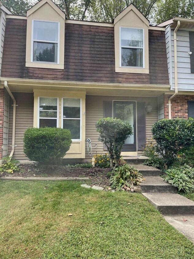 Primary Photo - 16198 Henderson Ln