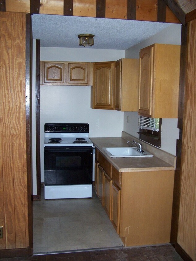 Building Photo - Coming Soon!!! 1BR/1BA home on Wooded lot, Convenient to Pfafftown & Rural Hall!