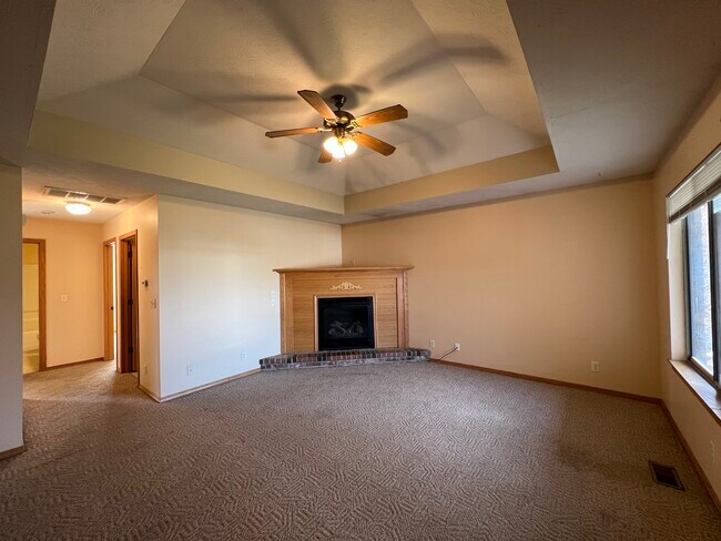 Building Photo - 1306 W Sackett St