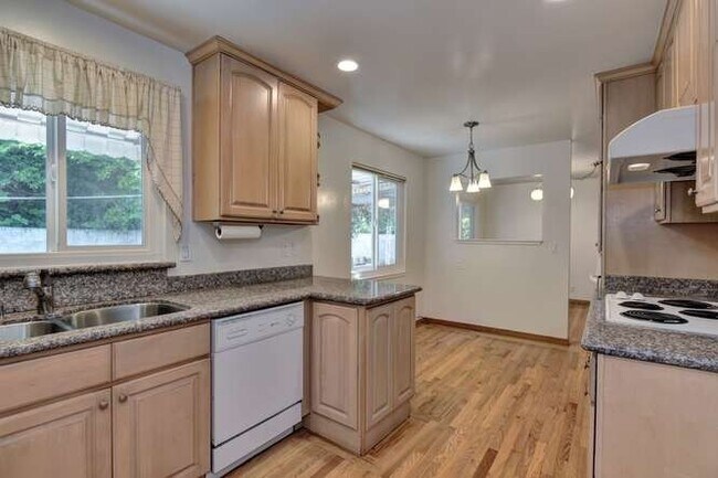 Foto del edificio - 3 bed 2 bath home for rent in San Mateo