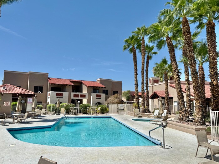 Foto principal - Fabulous 2-Bedroom, 1-Bathroom Condo For R...