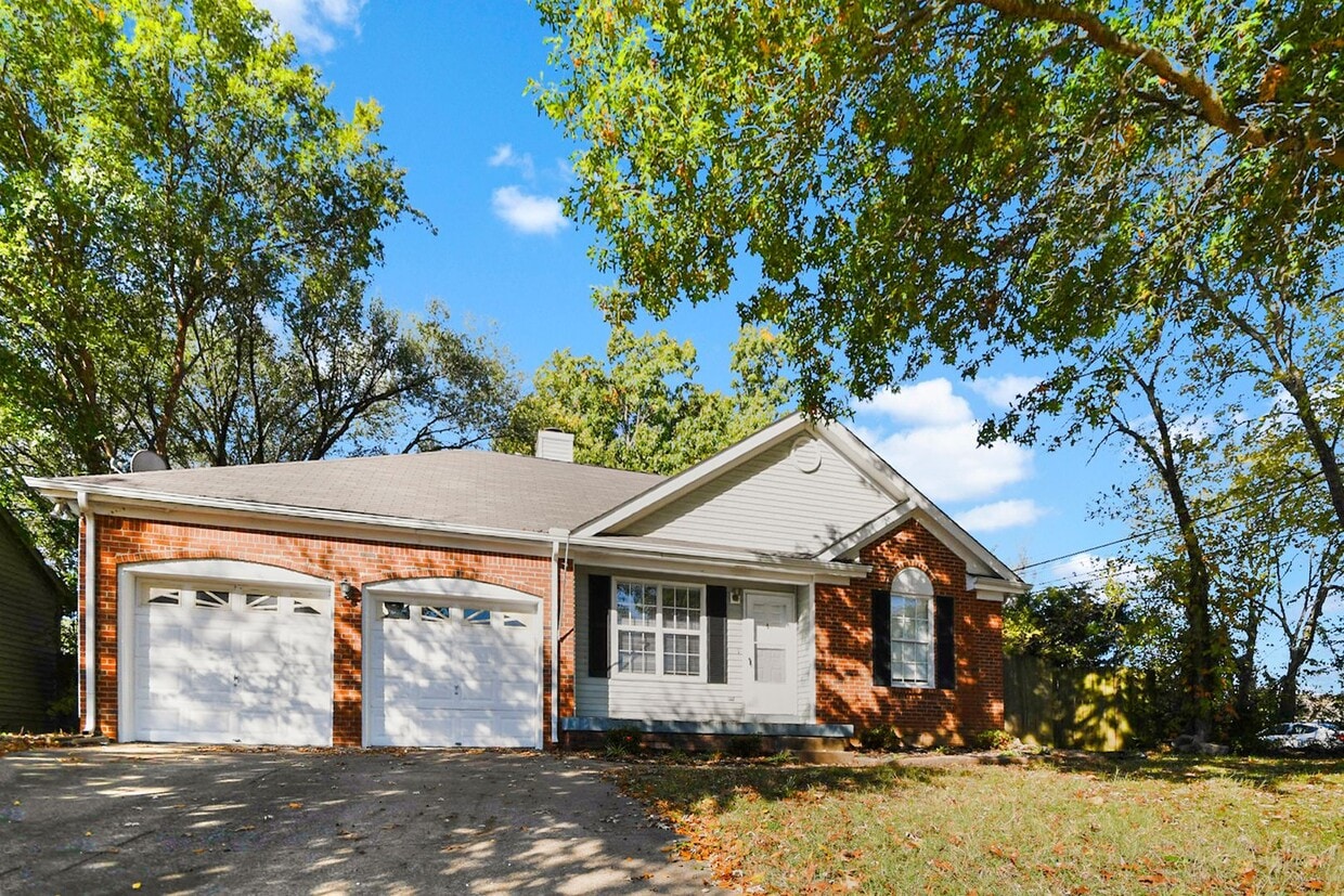 Foto principal - Pet Friendly Three Bedroom!