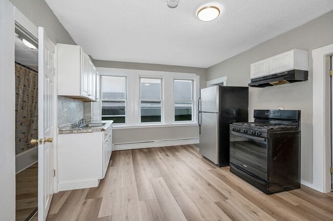 Foto del edificio - 50 1/2 Common St