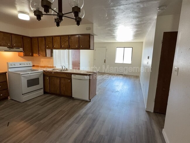 Building Photo - 3228 White Ave
