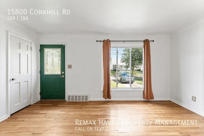 Building Photo - 15800 Corkhill Rd, Maple Heights - Spaciou...