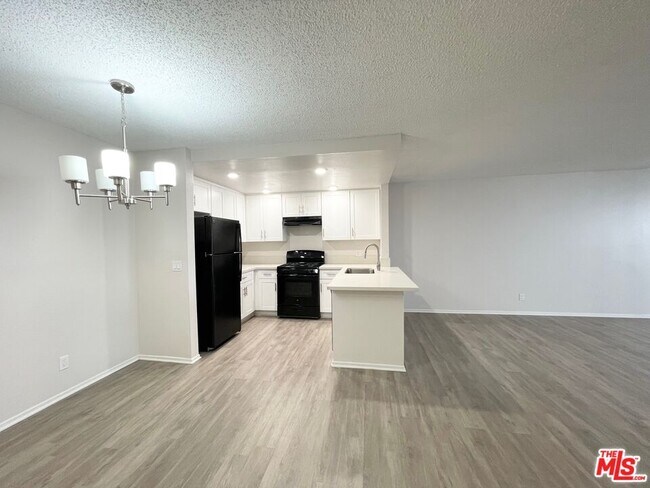 Foto del edificio - 6228 Fulton Ave