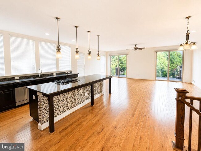 Foto del edificio - 22806 Breezy Hollow Dr