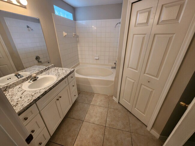 Building Photo - 720 Cape Cod Cir