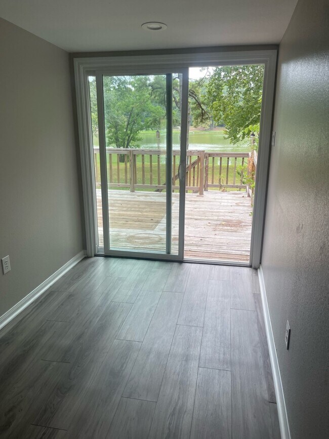 Foto del edificio - 1572 E Pine Lake Cir