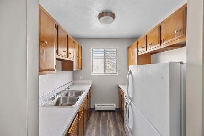 Building Photo - Come live the good life here at West Creek...