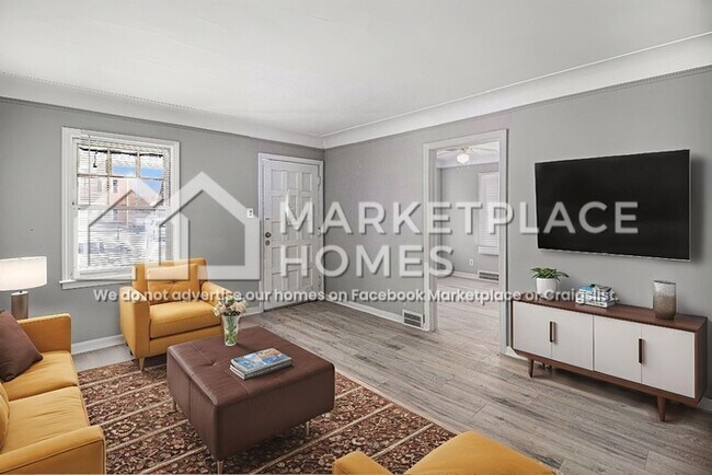 Building Photo - 15073 Strathmoor St