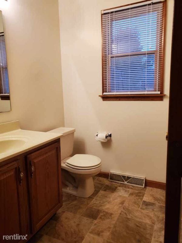 Building Photo - 2 br, 1.5 bath Townhome - 200 Dade Ct