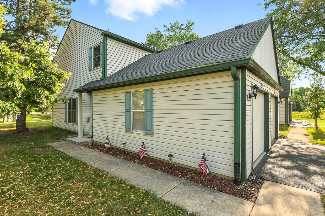 Primary Photo - 2621 Wingate Ct