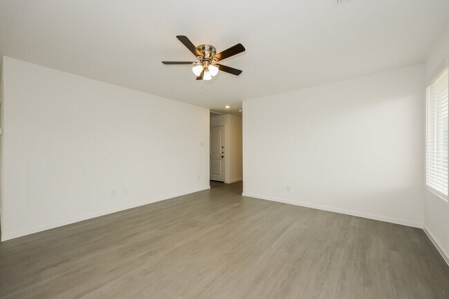 Building Photo - 10701 Revolver Dr