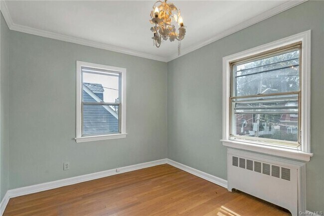 Building Photo - 28 Crestmont Ave