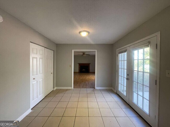 Foto del edificio - 6387 Seths Way