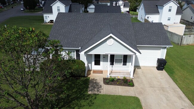 Building Photo - 2764 Oxford Hall Ave