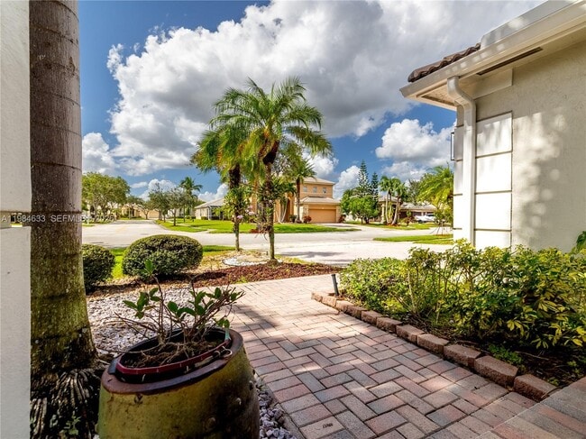 Foto del edificio - 903 NW 167th Ave