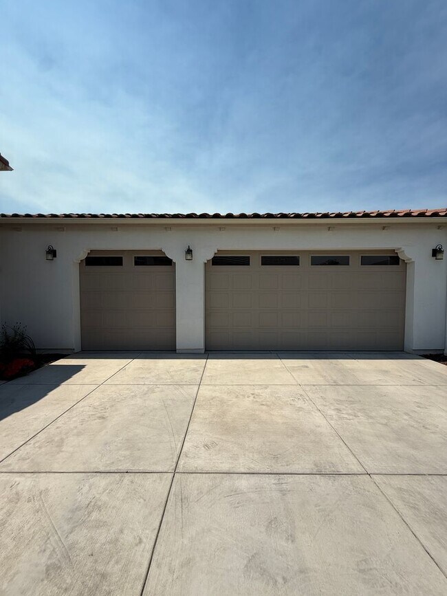 Foto del edificio - Beautiful Newer Meadows at Rice Ranch Sing...