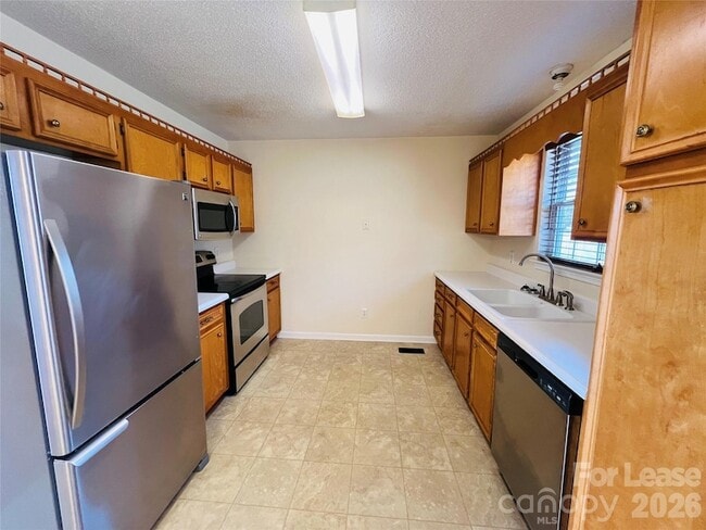 Building Photo - 2050 Rocketts Way