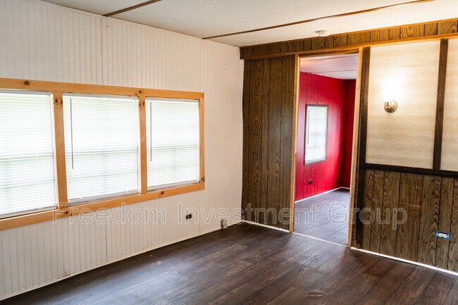 Building Photo - 126 Lenoir Ave