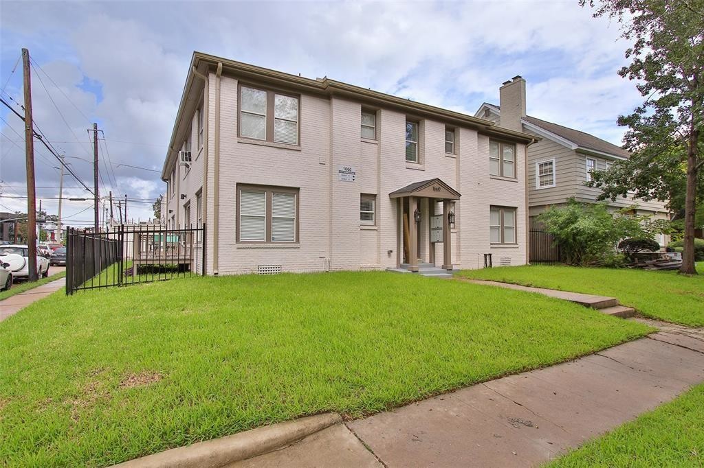 1660 Hawthorne St, Houston, TX 77006 Townhome Rentals in Houston TX