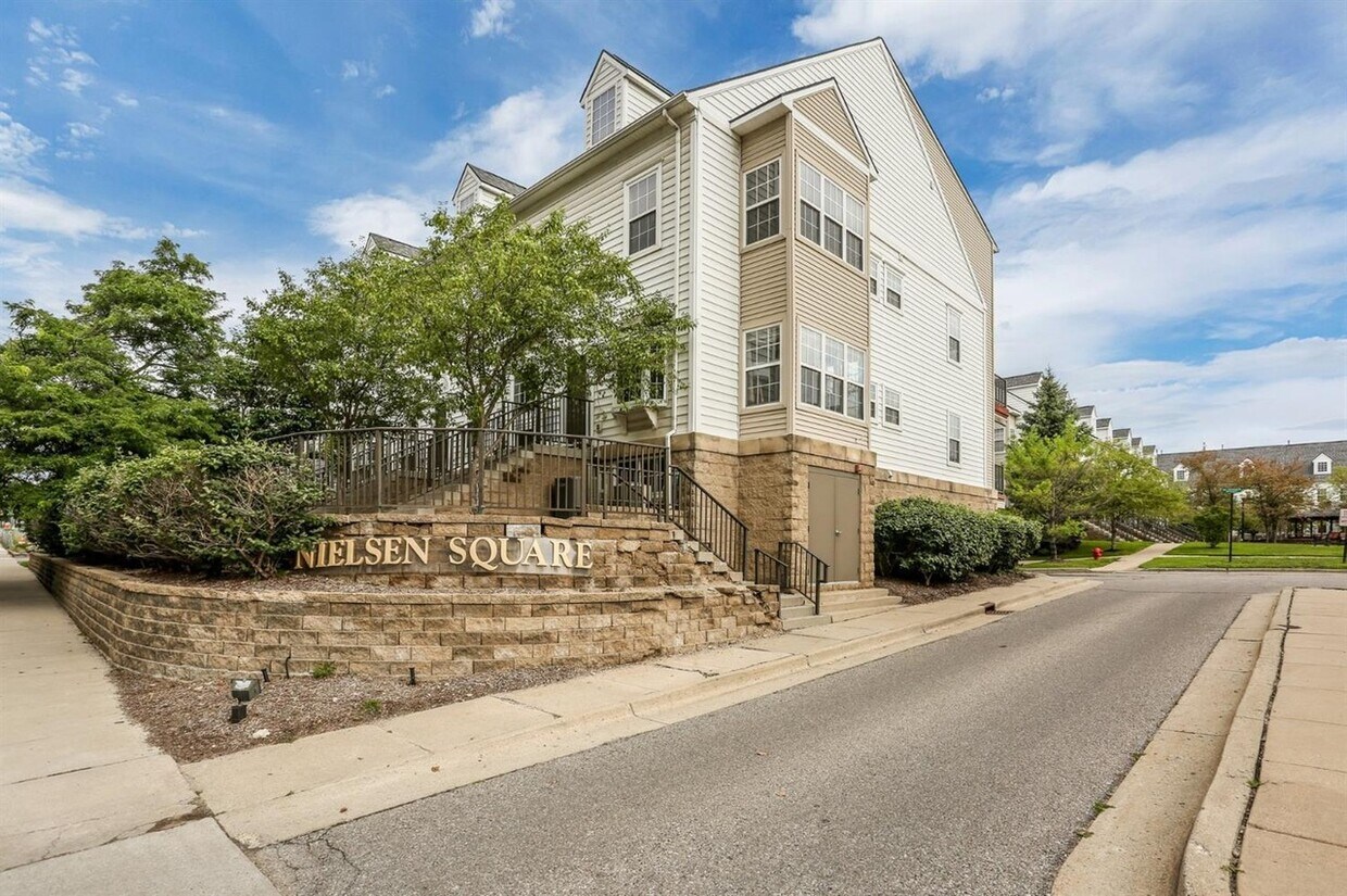 Primary Photo - 1051 Maiden Ln