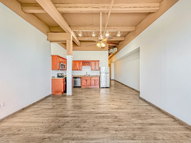 Building Photo - 3554 Sepviva St