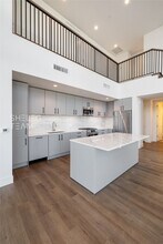 Building Photo - 808 Crawford St