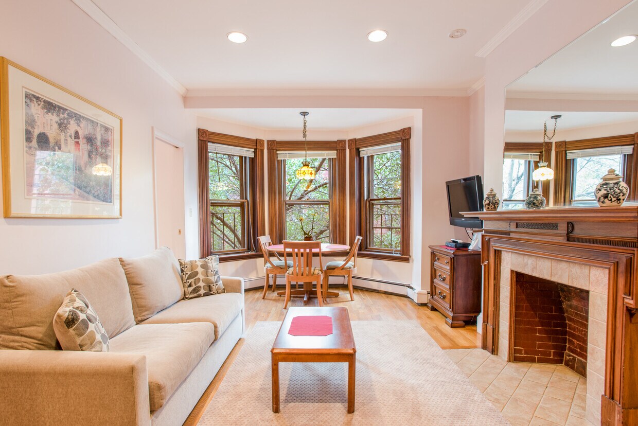 Foto principal - 239 W Newton St
