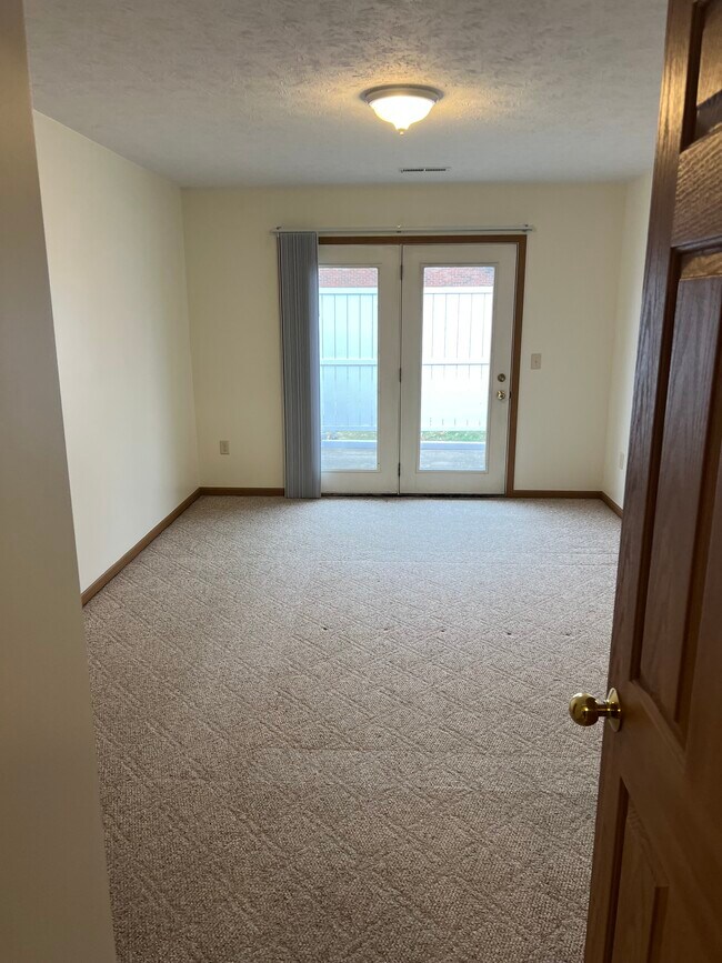 Foto del edificio - 1295 Chestnut Dr