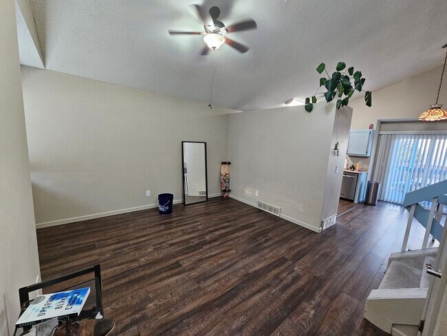 Building Photo - 3 Bed 2 Bath In Fountain Valley Ranch!!