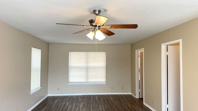 Building Photo - 3815 Ridgeline Dr