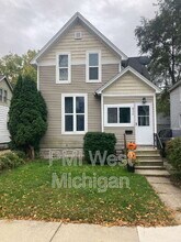 Building Photo - 826 Arianna St NW