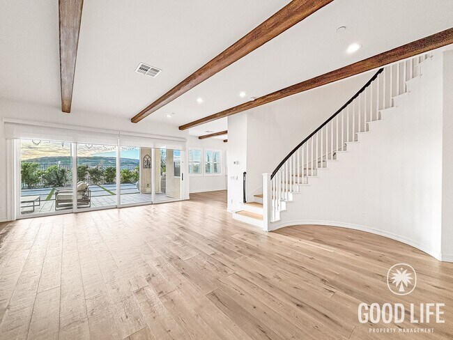 Foto del edificio - ? Rare 5 Bed / 5 Bath • 4,000 Sq Ft Luxury Estate on a Double Lot — A Private Resort Home Unlike ...