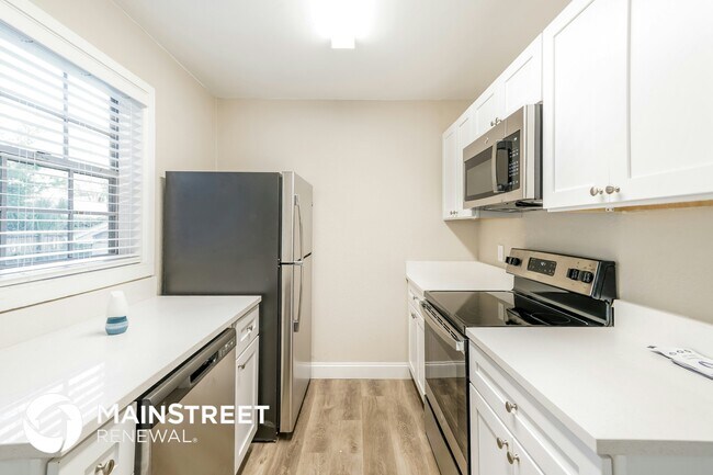 Building Photo - 1524 W River Shore Way