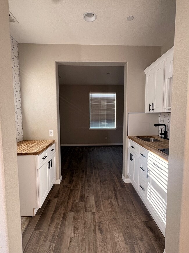 Building Photo - 4935 Tuwa Ct