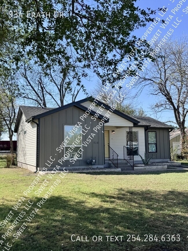 Building Photo - 934 Erath Dr